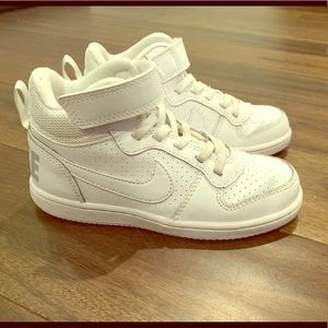 Girl high top Nike’s